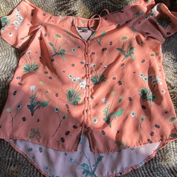 Express Spring Blouse - Picture 4 of 5